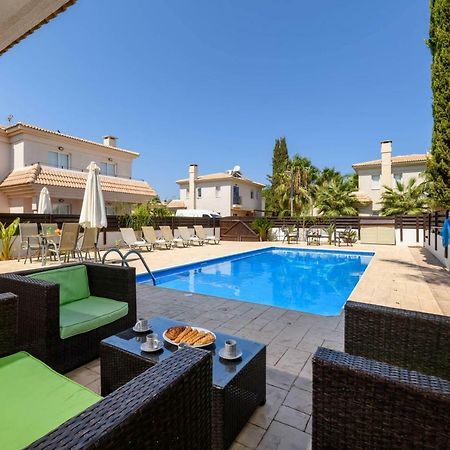Villa Nadja Paralimni Bagian luar foto